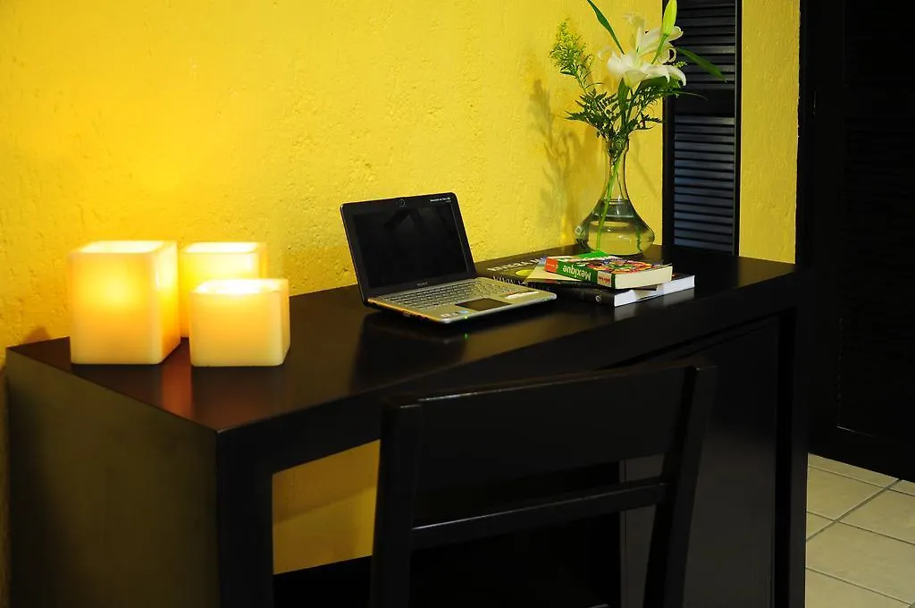 Unic Design Hotel & Restaurant- 5Th Avenue (Adults Only) بلايا ديل كارمن