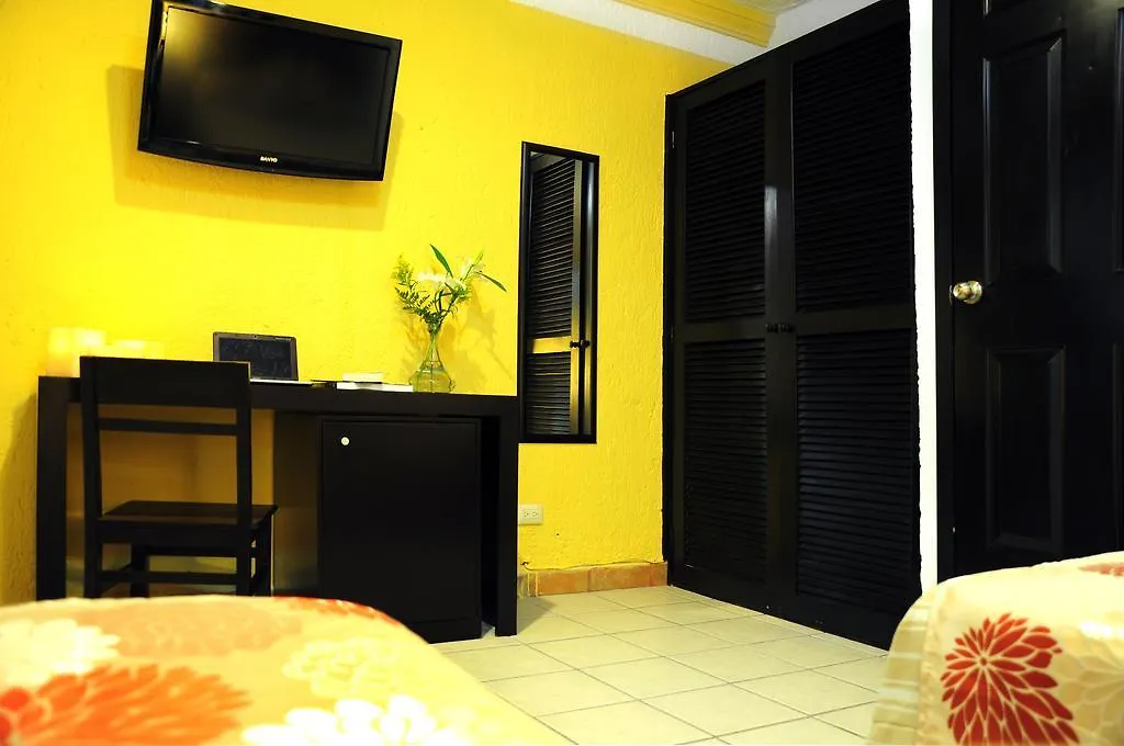 Unic Design Hotel & Restaurant- 5Th Avenue (Adults Only) بلايا ديل كارمن 4*,