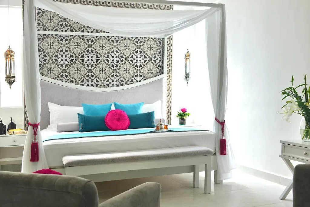 Unic Design Hotel & Restaurant- 5Th Avenue (Adults Only) Плая-дель-Кармен 4*,